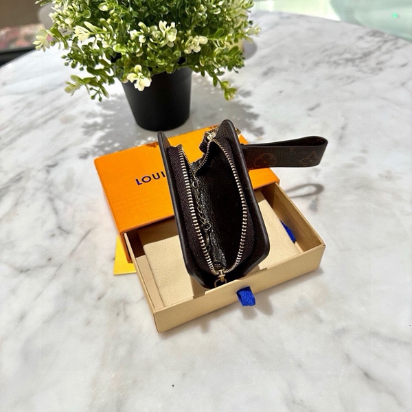 ブランドキーホルダー側面デザイン